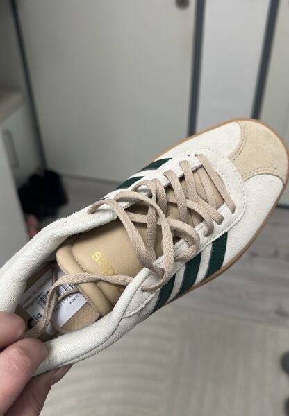 Adidas bej-verde, mărimea 38 3/4 👟💚🤍