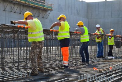 Muncitori calificați și necalificați în construcții